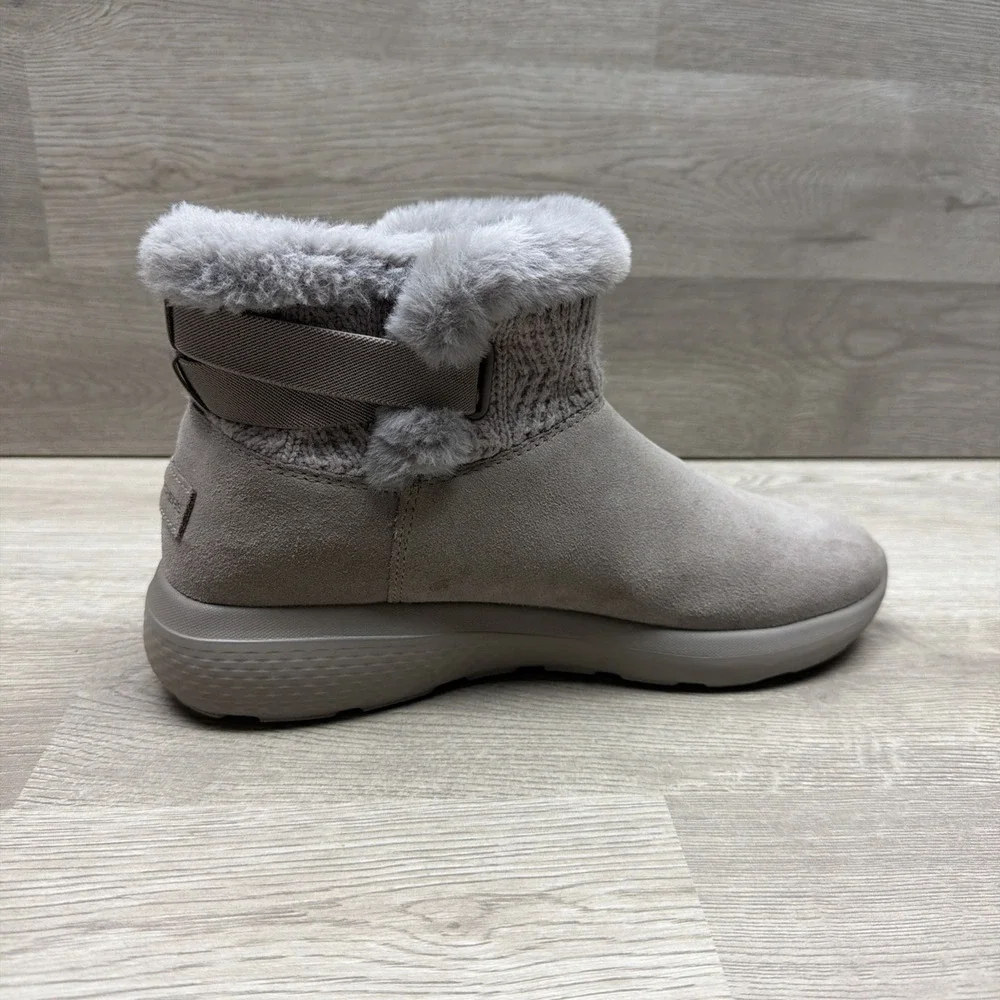 Skechers On-the-GO City Winter Gleam boots Taupe Suede Woman's Size 9 Excellent